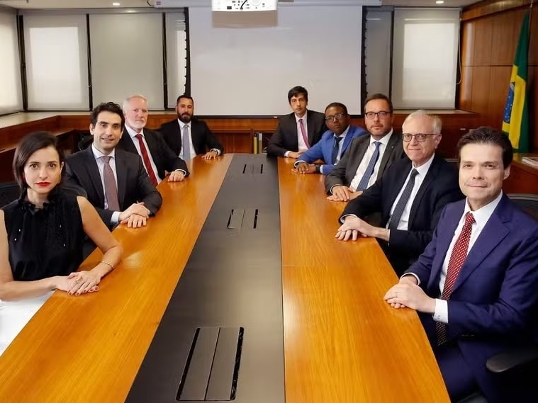 Ibovespa registra leve queda de 0,05% após aumento da Selic para 15% Presidente do BC, Gabriel Galípolo, e demais diretores do Copom na reunião de 28 e 29 de janeiro. (Foto: Banco Central)