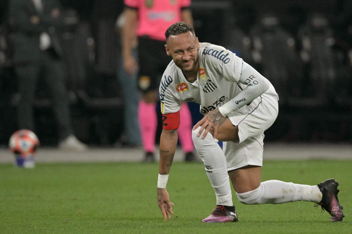 Neymar lamentou a morte de Diogo Jota (Foto: Nelson Almeida/AFP)