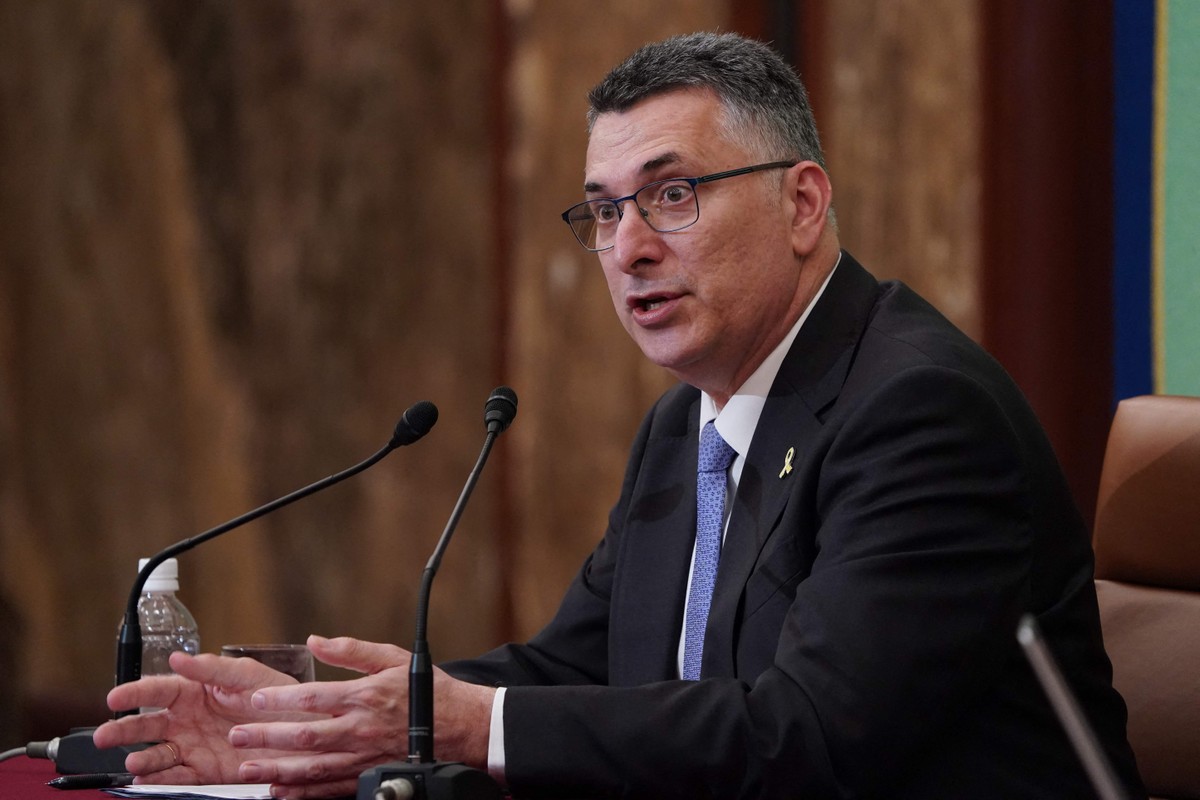 Israel busca normalização com Líbano e Síria, mas exige reconhecimento do Golã Chanceler israelense, Gideon Saar, em evento em Tóquio (Foto: Kazuhiro NOGI / AFP)