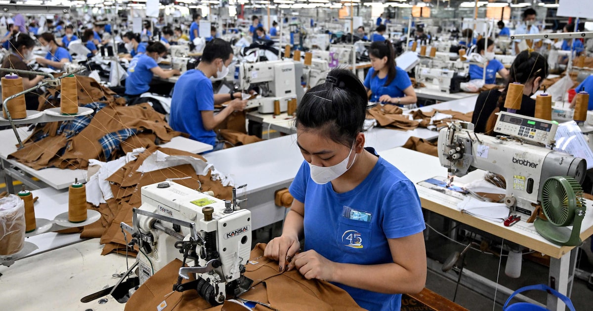 Trump fortalece laços com Vietnã para isolar China no comércio global As exportações vietnamitas para os Estados Unidos pagarão tarifa de 20%, menos do que a taxa que o presidente Trump havia definido inicialmente (Foto: Nhac Nguyen/Agence France-Presse/Getty Images)