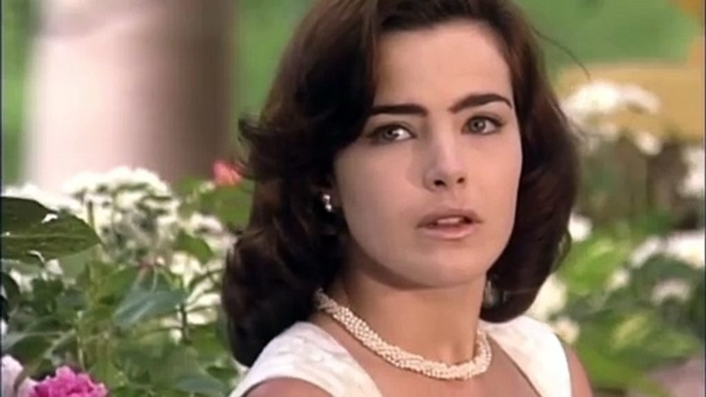 Ana Paula Arósio na minissérie 'Hilda furacão': ícone fashion no TikTok (Foto: TV Globo/Divulgação)