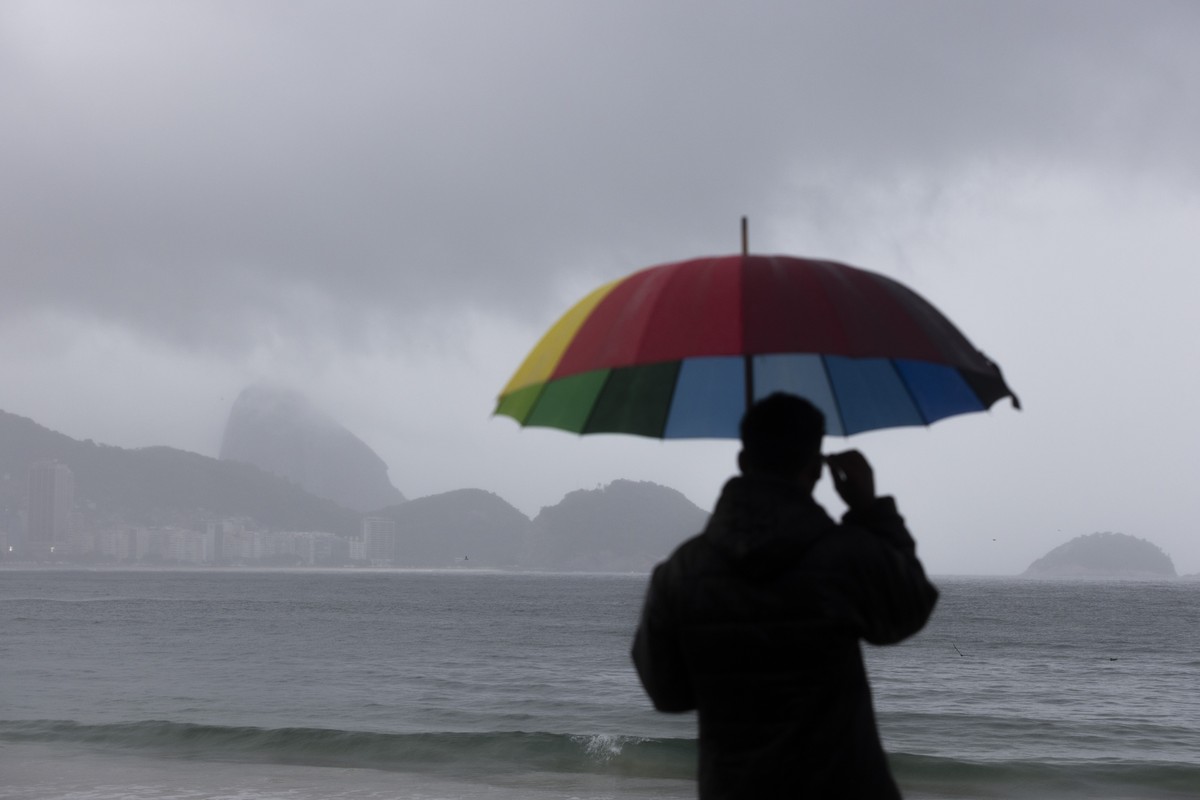 Frio e chuvas persistem em SP e RJ; geada é esperada na região Sul nesta quinta Dia frio e com chuva no Rio (Foto: Márcia Foletto)