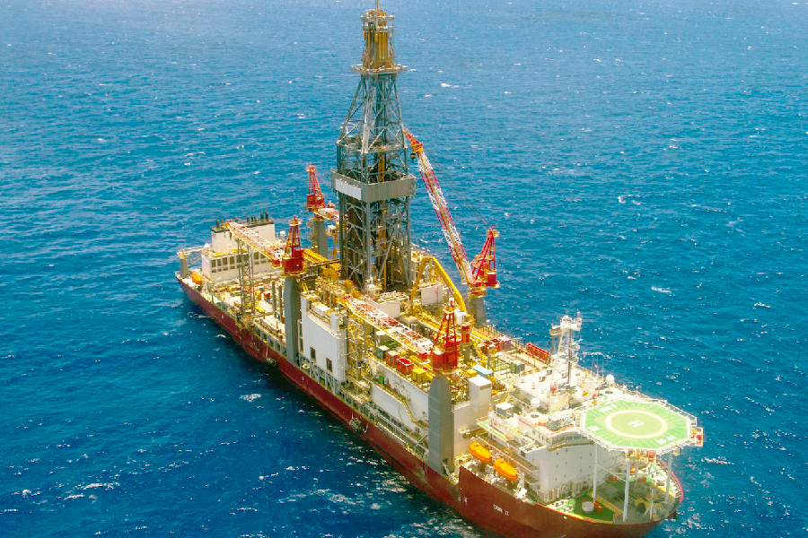 Navio-sonda da Petrobras explorando petróleo na Bacia Potiguar, na margem equatorial brasileira, próximo à costa do Rio Grande do Norte (Foto: Petrobras/Divulgação)