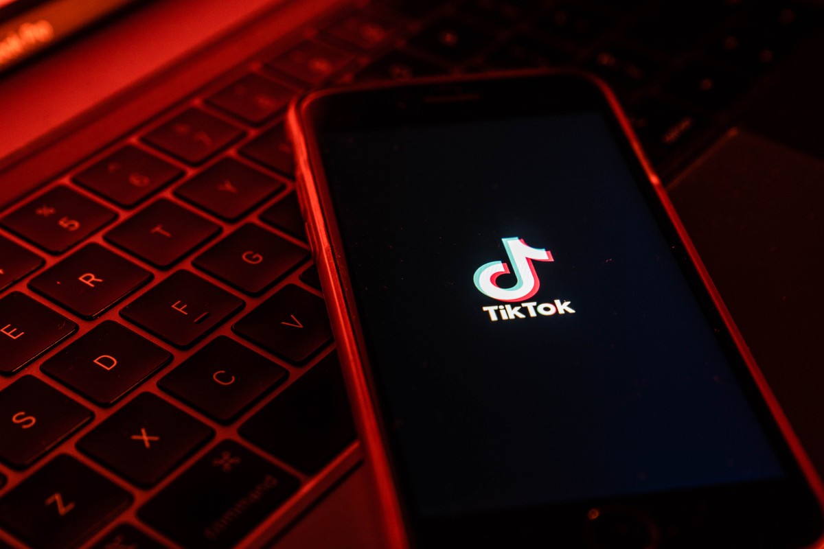 Pai mata filha adolescente por conta de desavença relacionada ao TikTok Suprema Corte define que TikTok deverá ser vendido ou encerrar suas operações nos EUA (Foto: Lam Yik/Bloomberg)