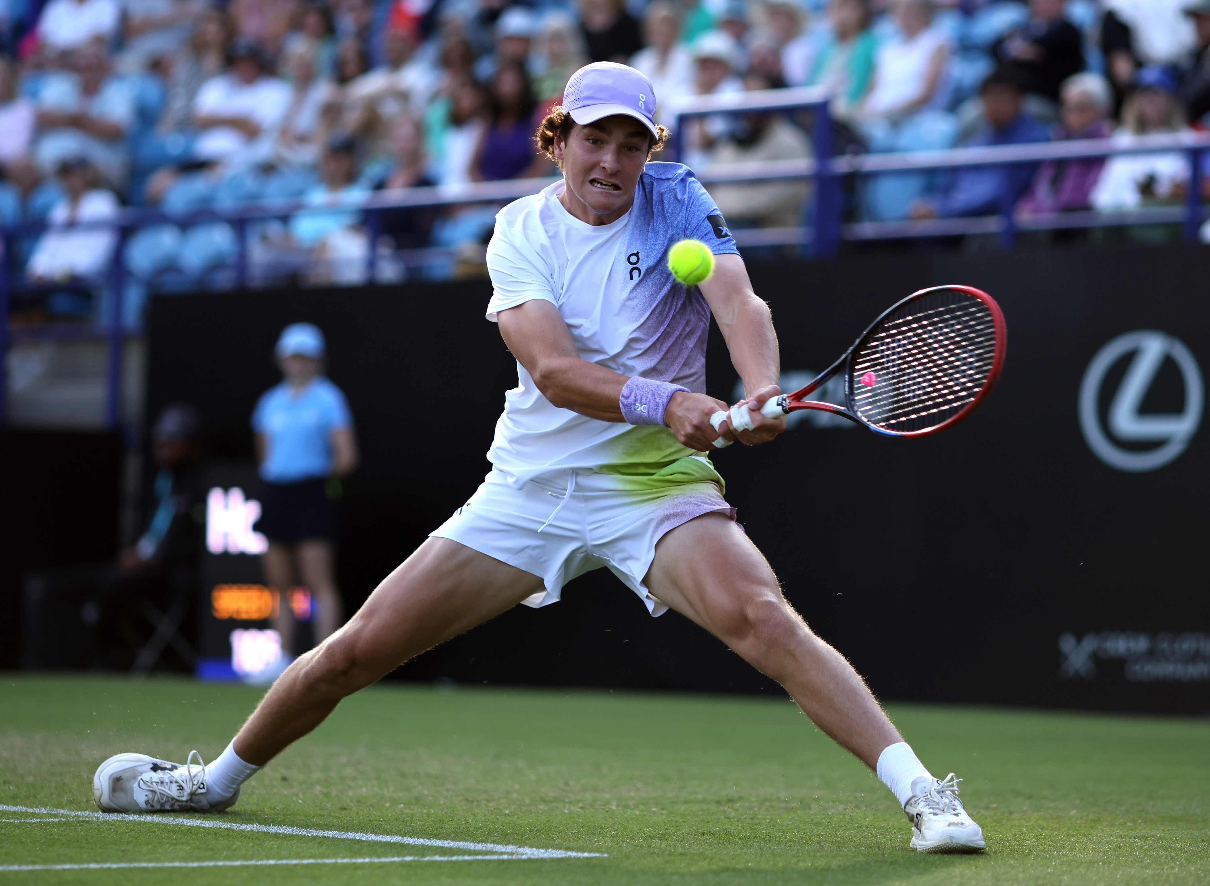 João Fonseca é eliminado em Eastbourne após batalha intensa contra número 5 do mundo