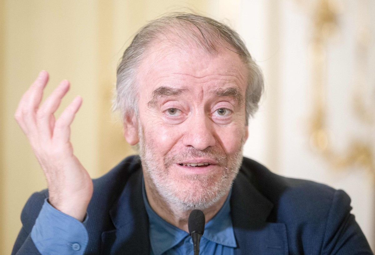 Maestro russo apoiador de Putin se apresenta na Itália após rejeição no Ocidente Maestro russo Valery Gergiev durante coletiva de imprensa, em 2018. Nesta quinta-feira, foi expulso da Real Academia de Música Sueca (Foto: GEORG HOCHMUTH / AFP)