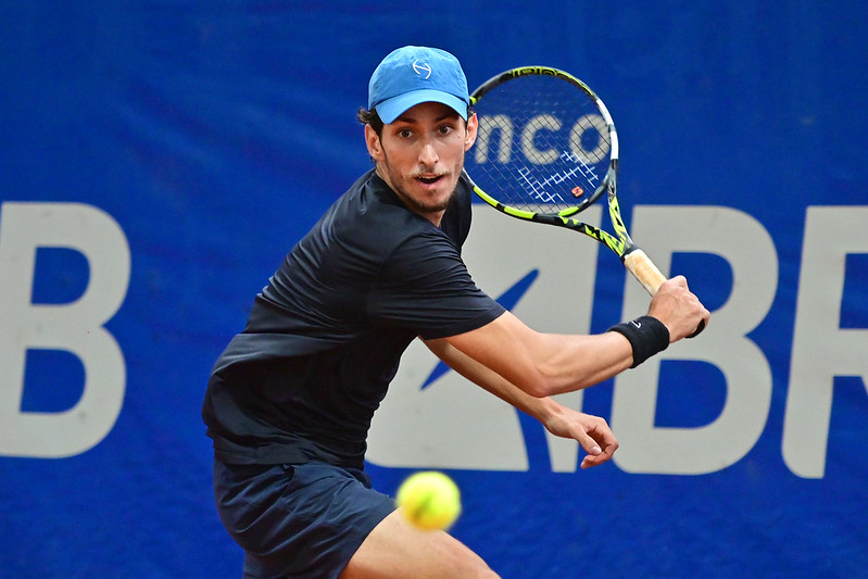 Gimenez e Sakamoto avançam às quartas de final em torneios da ITF Foto: Reprodução