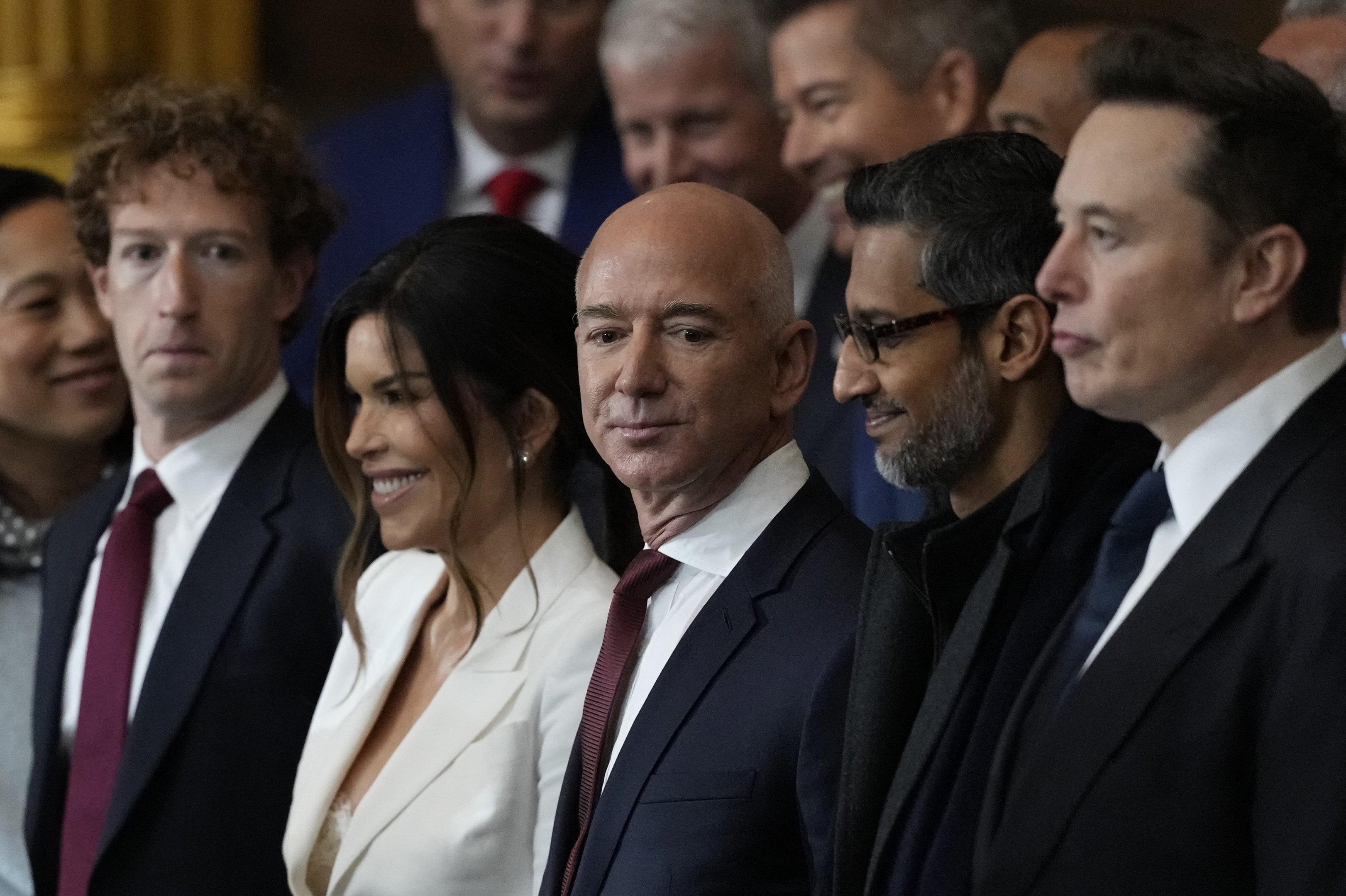 'Magníficas 7' enfrentam queda com receios de tarifas, enquanto Meta e Amazon avançam Ibovespa abre com queda em dia de cautela diante do cenário externo (Foto: Reprodução)