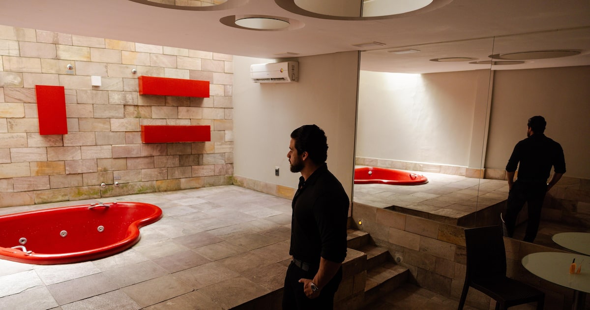 Motéis preveem retirar itens eróticos com o objetivo de adaptar hospedagens para a COP (Foto: Maria Magdalena Arrellaga/NYT)