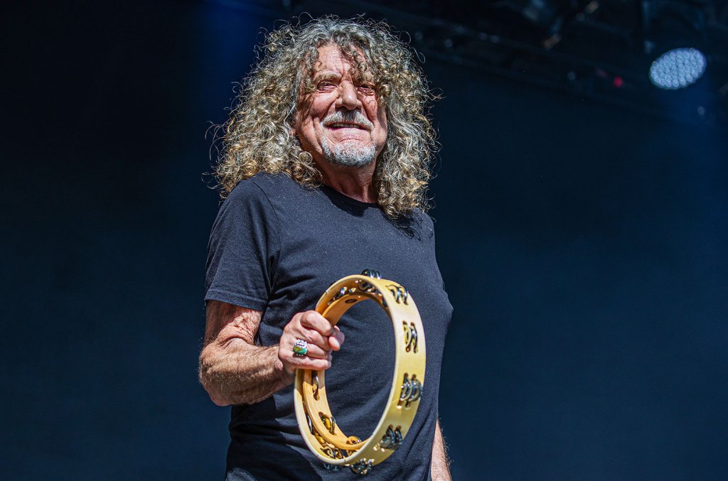 Robert Plant presta homenagem a Diogo Jota após sua morte aos 28 anos Robert Plant prestou homenagem a Diogo Jota, do Liverpool, que faleceu aos 28 anos em um acidente de carro, chamando-o de "uma luz brilhante e radiante." (Foto: Reprodução)