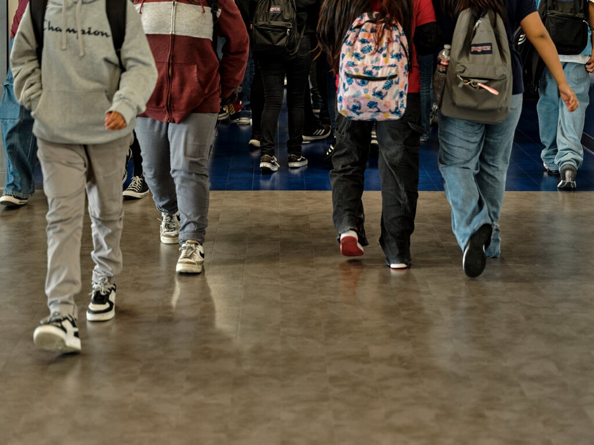 Coalizão de 24 estados processa governo Trump por US$ 6,8 bilhões em educação Cerca de 1,4 milhão de crianças em todo o país frequentam programas extracurriculares que dependem de apoio federal (Foto: Philip Cheung / The New York Times)