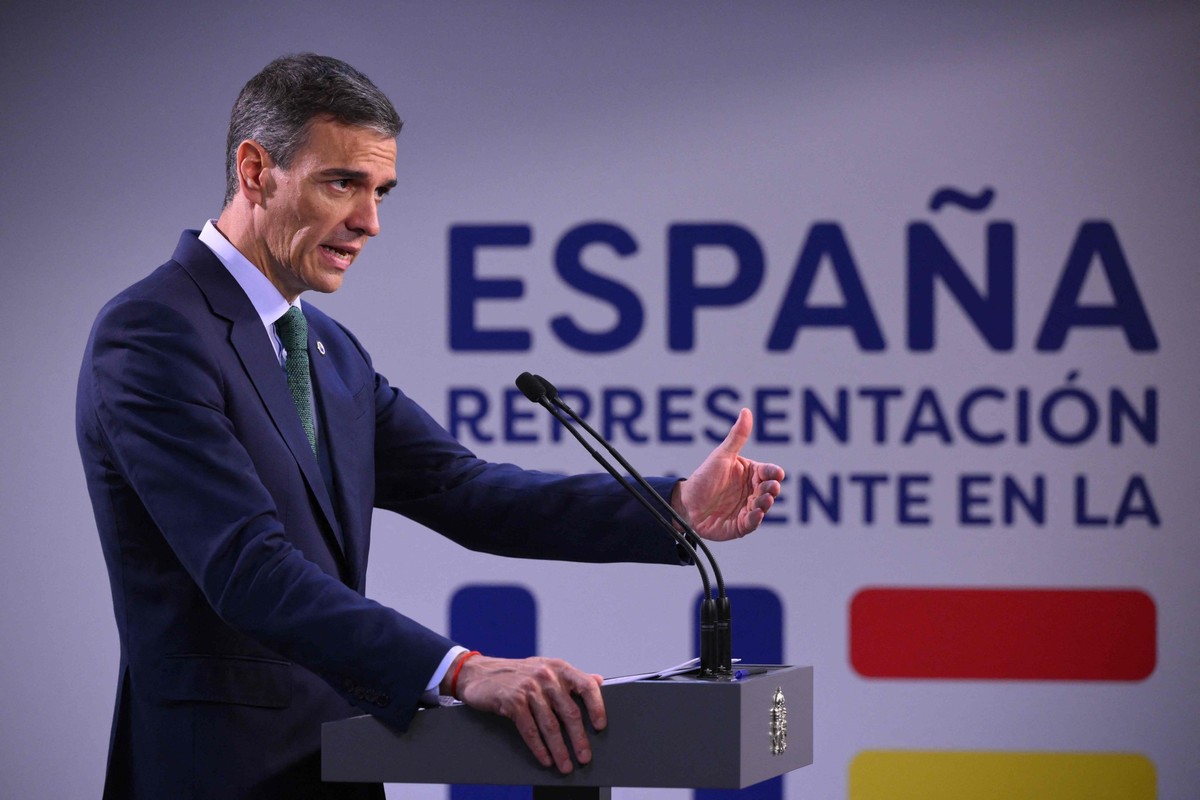 Espanha convoca diplomata israelense após críticas sobre genocídio em Gaza O primeiro-ministro da Espanha, Pedro Sánchez, durante cúpula da UE em Bruxelas (Foto: JOHN THYS / AFP)