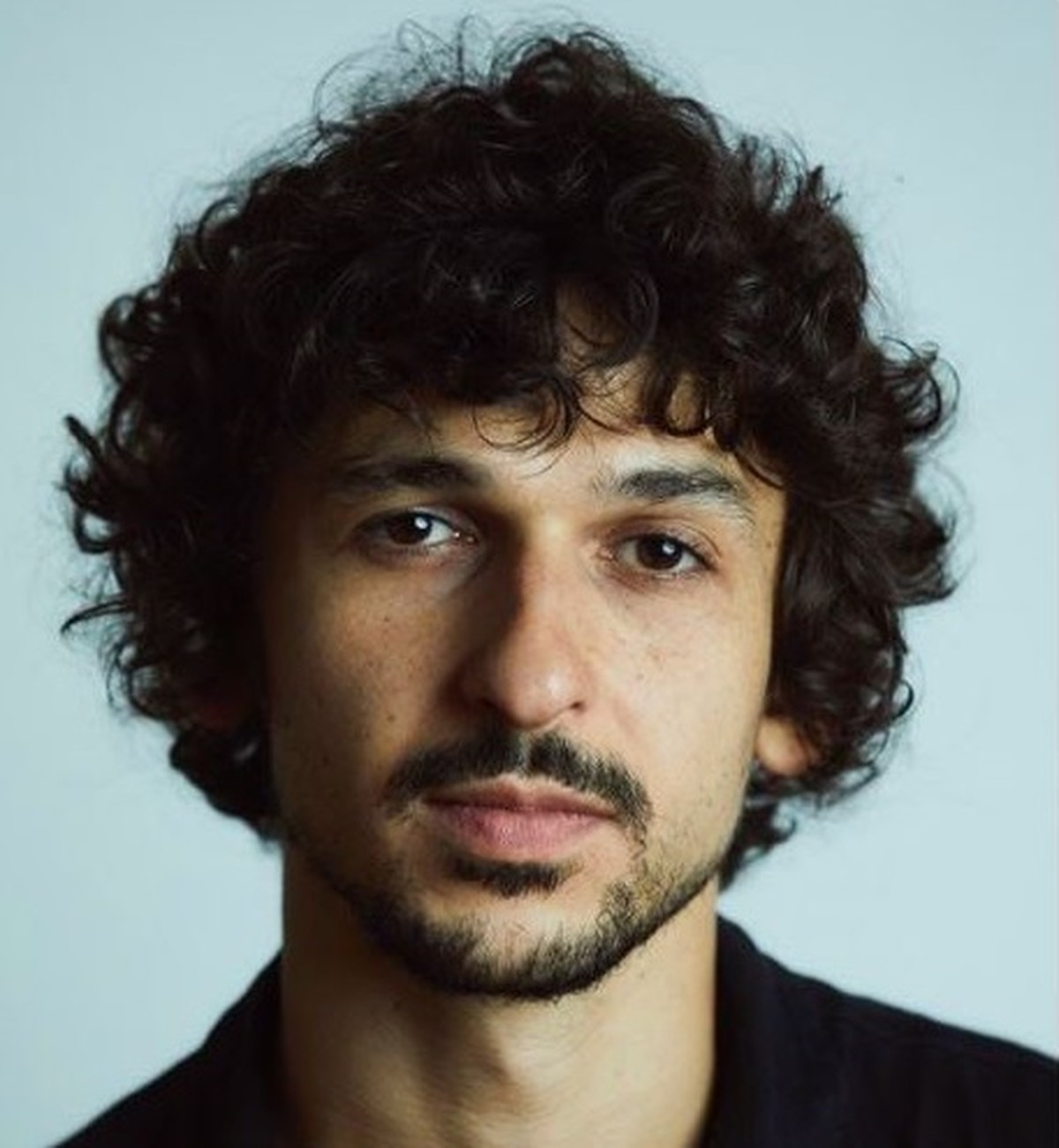 Ravel Andrade, o Raul Seixas da série, brilha em adaptação de clássico infantojuvenil Ravel Andrade — Foto: Reprodução/Instagram