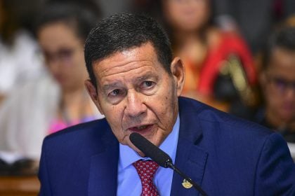Mourão critica interferência de Trump em processo contra Bolsonaro Senador Hamilton Mourão (Republicanos-RS). (Foto: Pedro França/Agência Senado)