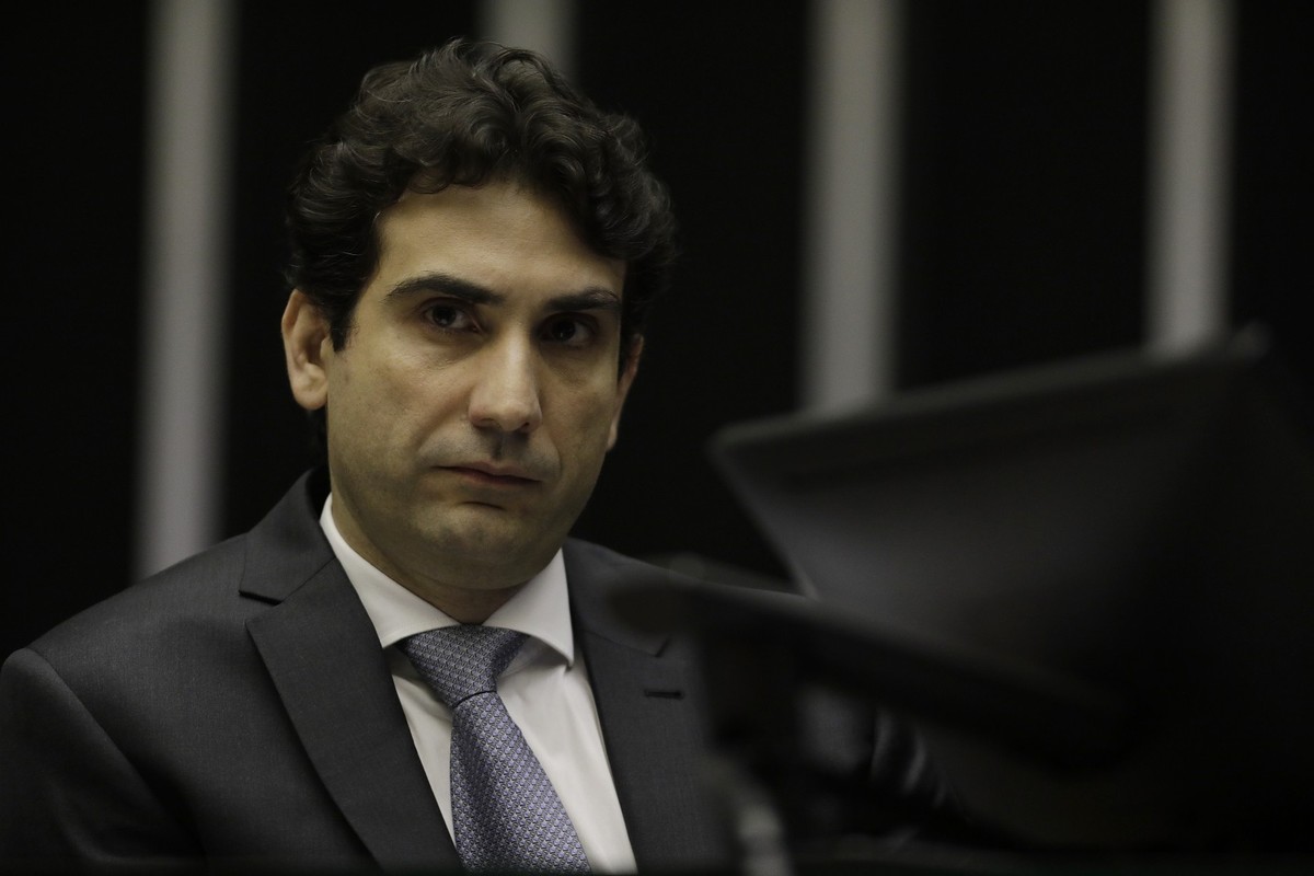 Banco Central projeta inflação acima da meta até o final de 2027 Presidente do Banco Central, Gabriel Galípolo, em sessão solene na Câmara (Foto: Cristiano Mariz/Agência O Globo)