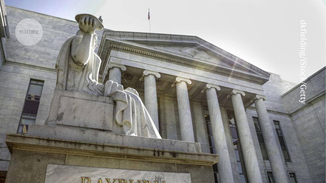 Feira de ciências simbólica destaca pesquisas cortadas pela equipe de Trump A feira de ciências foi realizada no Capitólio, no foyer do Edifício do Escritório Rayburn. (Foto: dkfielding/iStock/Getty)
