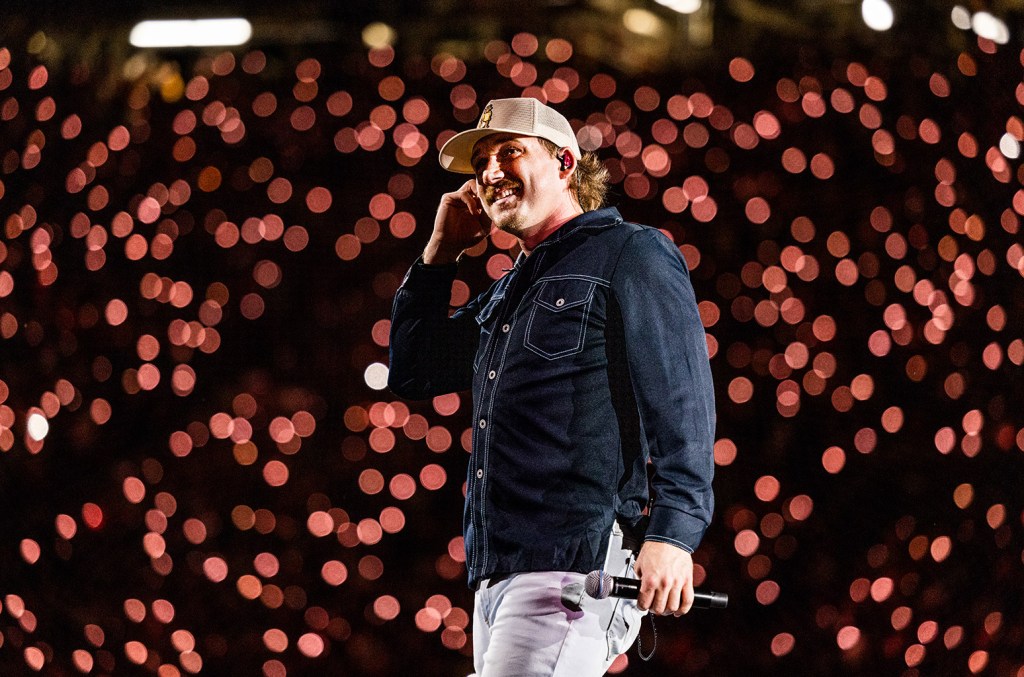 Morgan Wallen mantém 'I'm the Problem' no topo da Billboard 200 por sete semanas Morgan Wallen's 'I'm the Problem' domina a Billboard 200 pela sétima semana, enquanto Lorde, KATSEYE e Russ estreiam no top 10. (Foto: Reprodução)