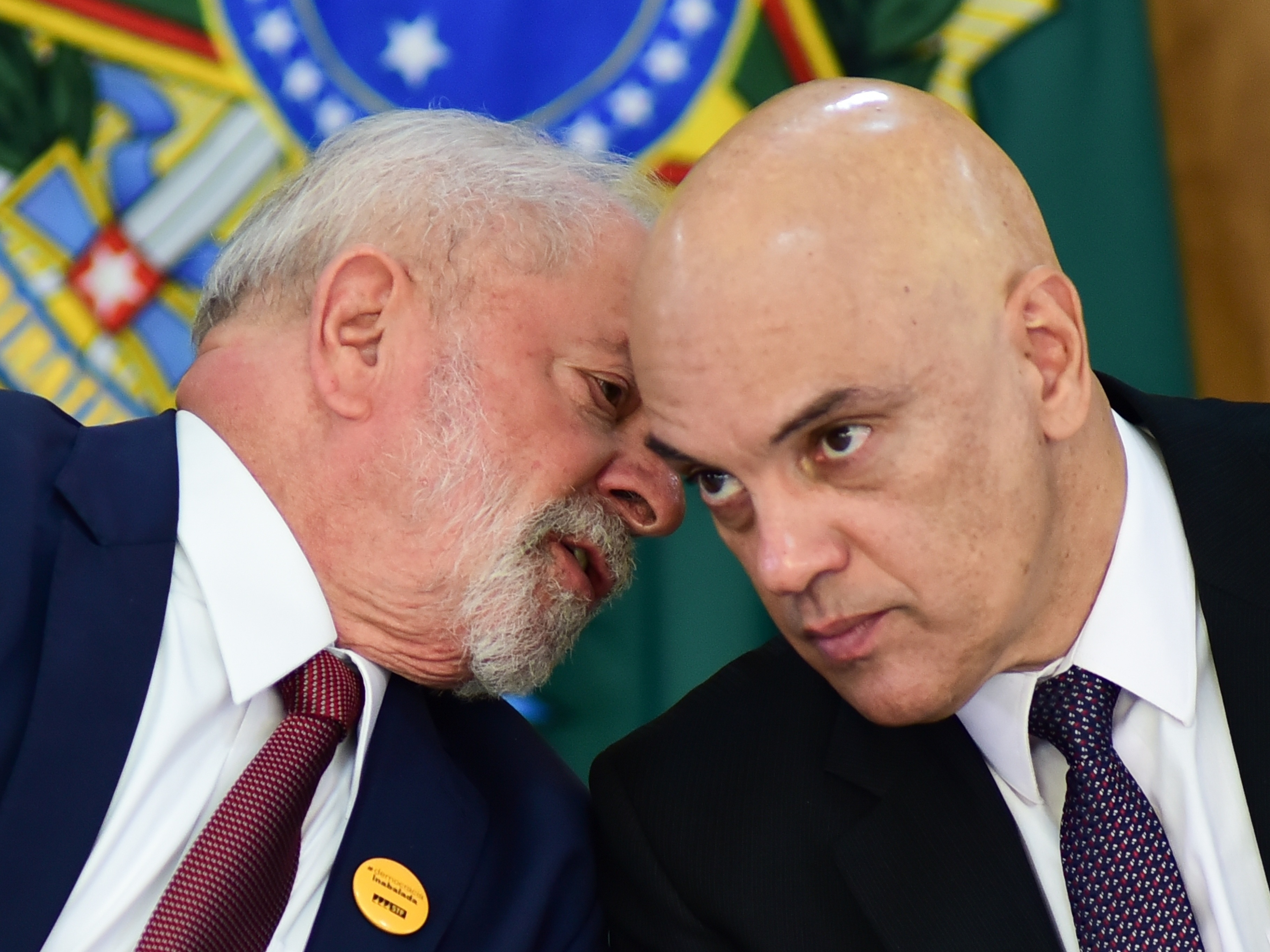 Moraes lidera reunião entre Lula e Congresso sobre futuro do IOF Lula e Alexandre de Moraes, em evento em Brasília (Foto: TON MOLINA//FOTOARENA/ESTADÃO CONTEÚDO)