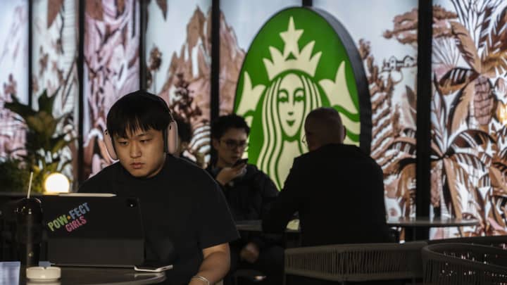 Big Tech se recupera enquanto Starbucks avalia proposta de investimento na China Foto: Reprodução