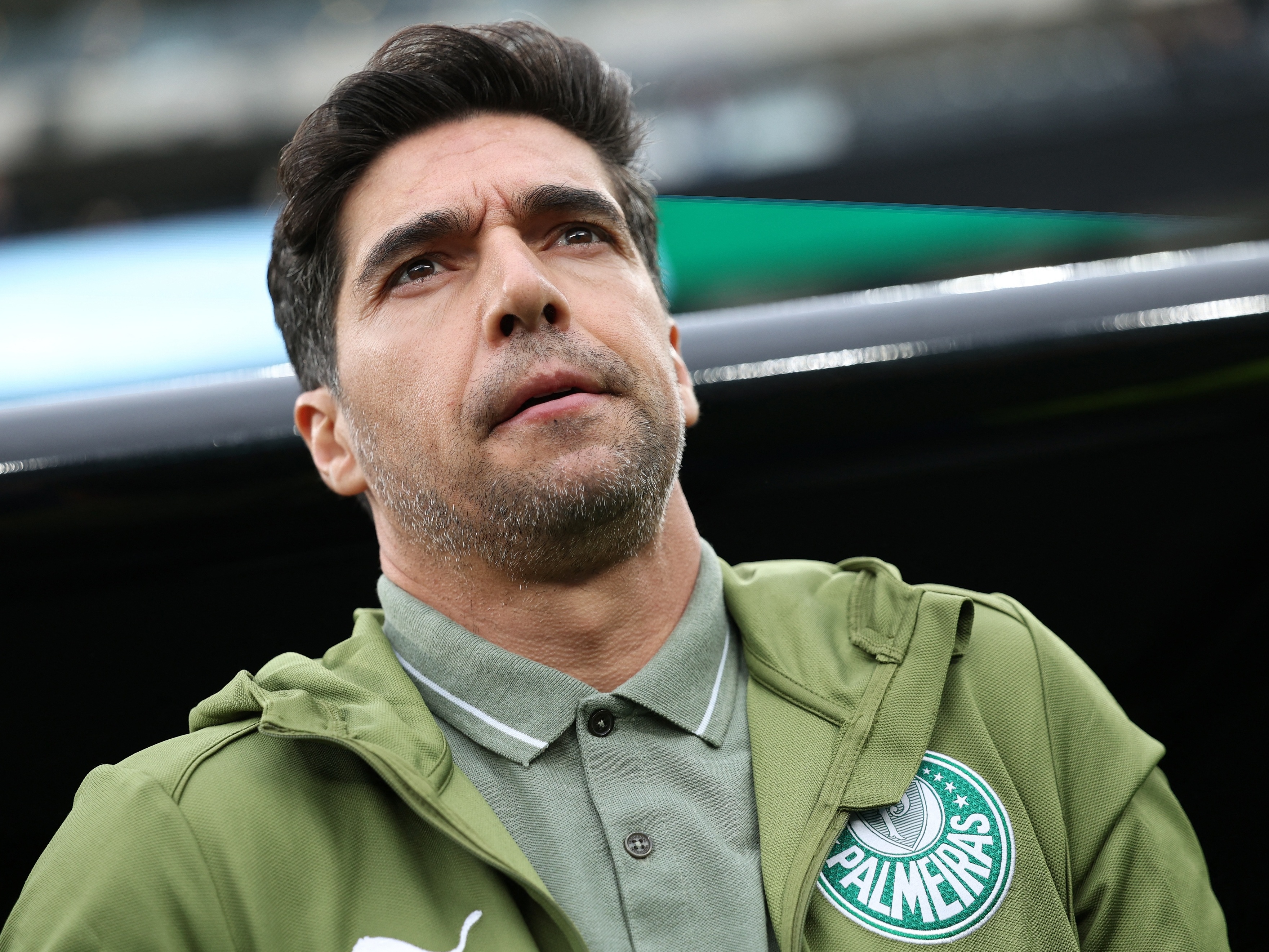 Abel Ferreira foi amarelado no 2º tempo de partida contra o Porto (Foto: FRANCK FIFE / AFP)