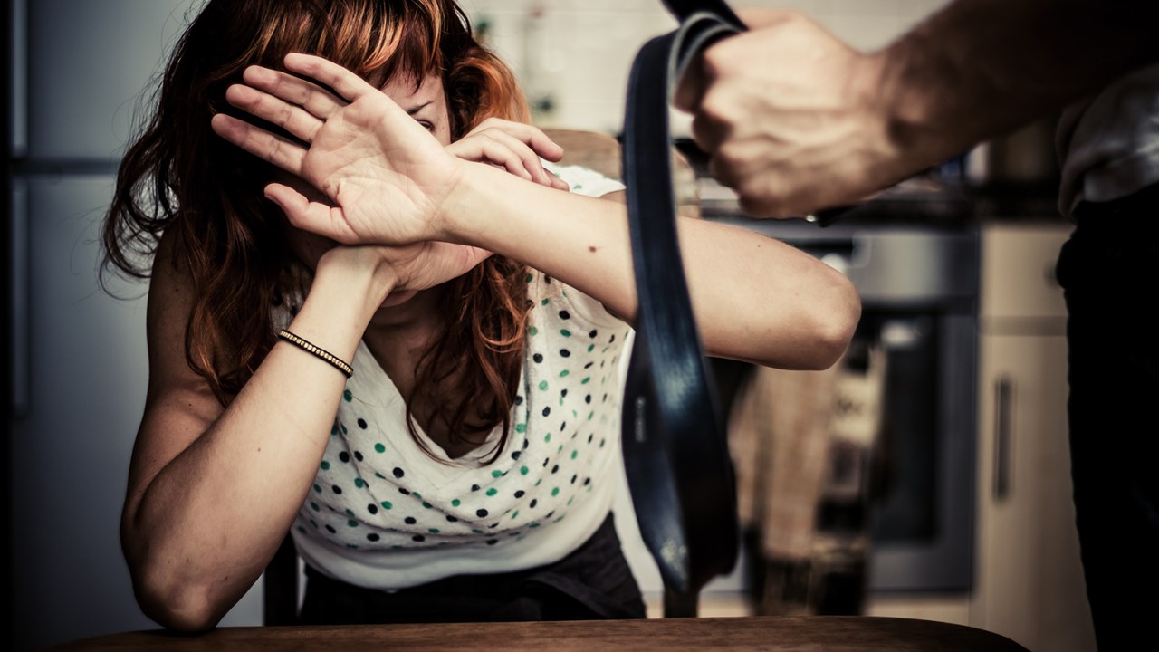 SP lança ônibus itinerante para apoiar mulheres vítimas de violência Violência doméstica contra mulher (Foto: iStock/Getty Images)