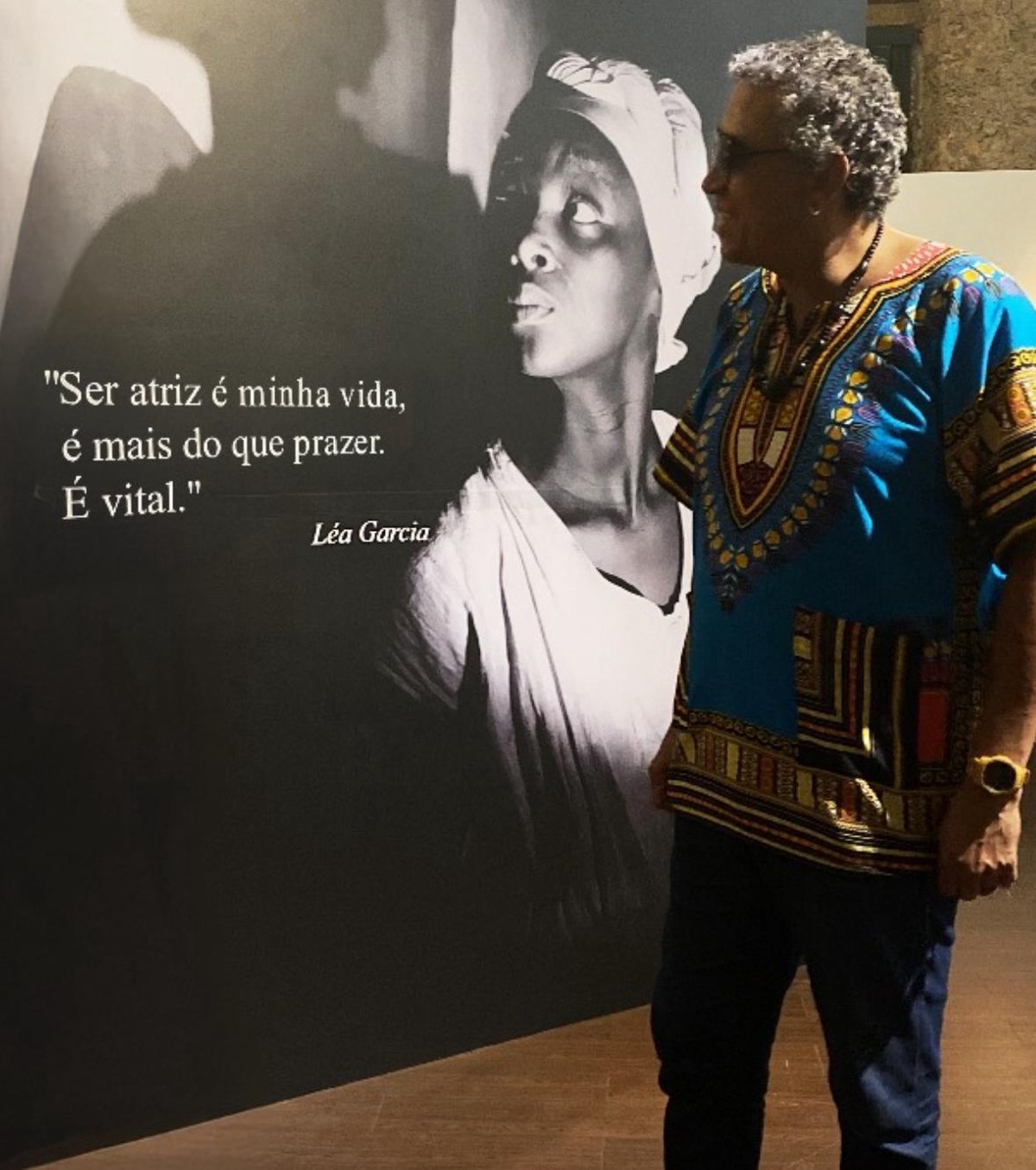 Léa Garcia recebe homenagem com exposição que celebra sua trajetória artística Léa Garcia é tema de exposição no Teatro Glaucio Gil (Foto: Divulgação)