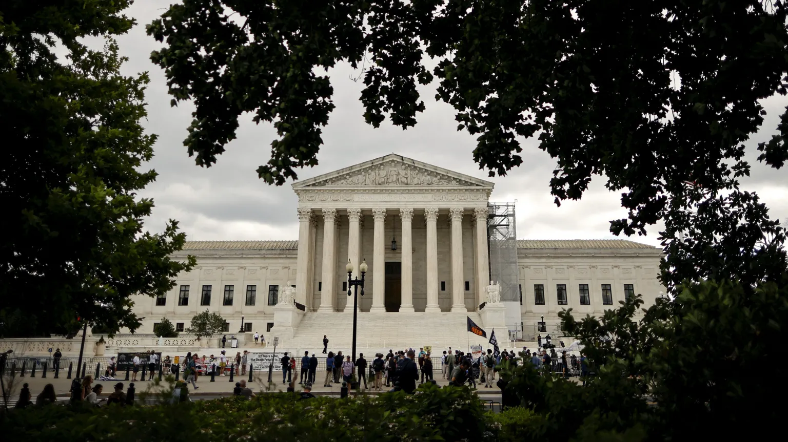 Suprema Corte autoriza Trump a retomar deportações para países terceiros Foto: Reprodução