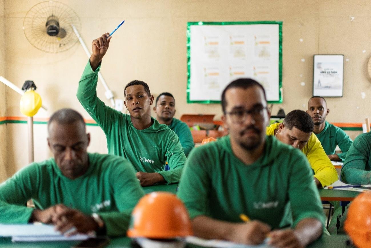 Iniciativa social ganha Leão em Cannes ao promover alfabetização em obras Alunos do programa Escola Nota 10, da MRV (Foto: MRV/Divulgação)