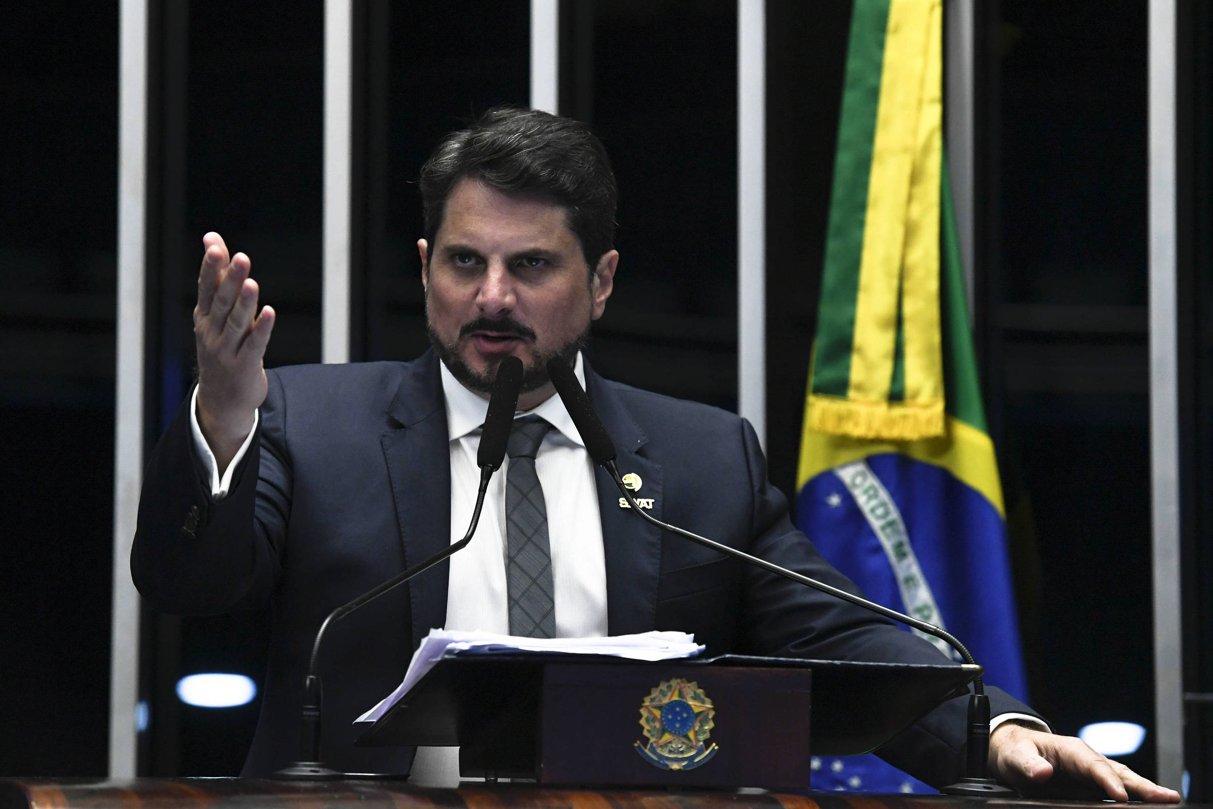 Senador Marcos do Val (Podemos-ES) discursa na tribuna (Foto: Roque de Sá/Roque de Sá/Agência Senado)