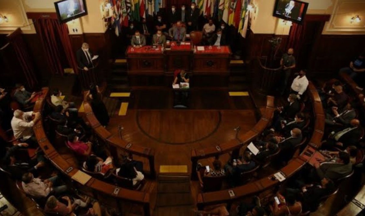 Vereadores aprovam, em segunda discussão, texto com reajuste dos servidores enviado pela prefeitura (Foto: Reprodução)