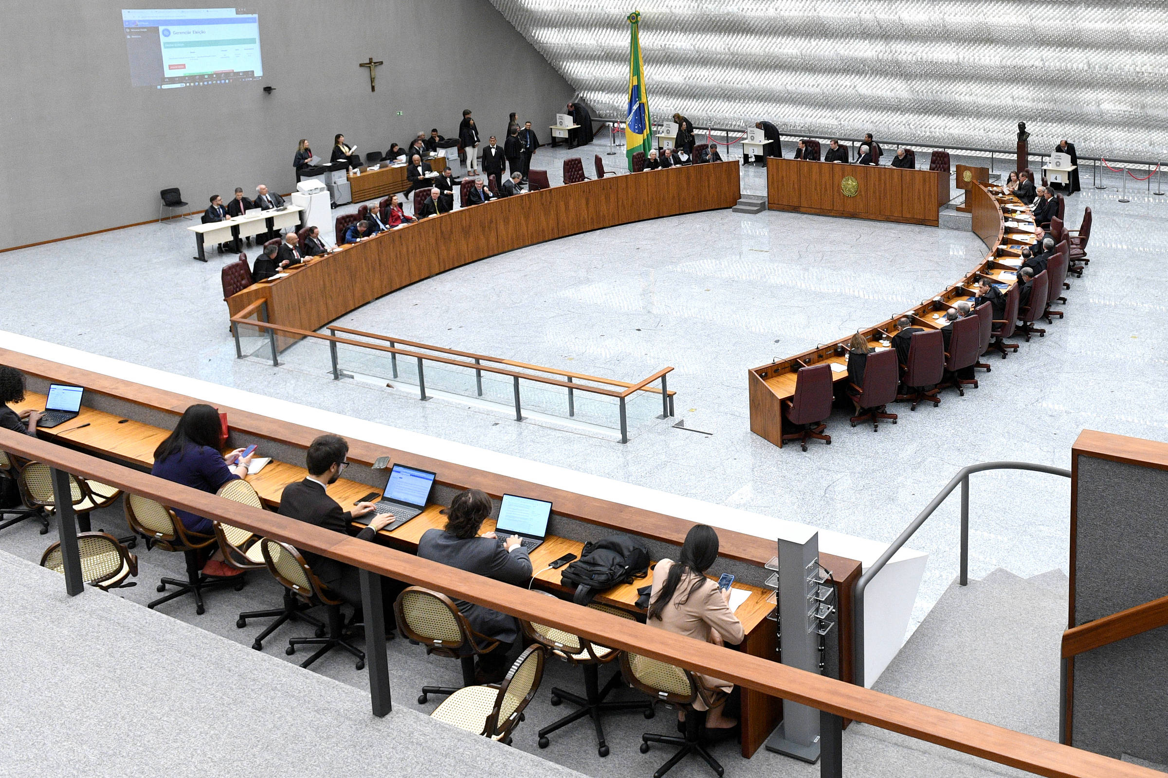 Familiares de juízes no STJ geram desconforto entre ministros da corte Sessão do plenário do STJ (Superior Tribunal de Justiça) - Gustavo Lima - 15.out.2024/STJ (Foto: Gustavo Lima - 15.out.2024/STJ)