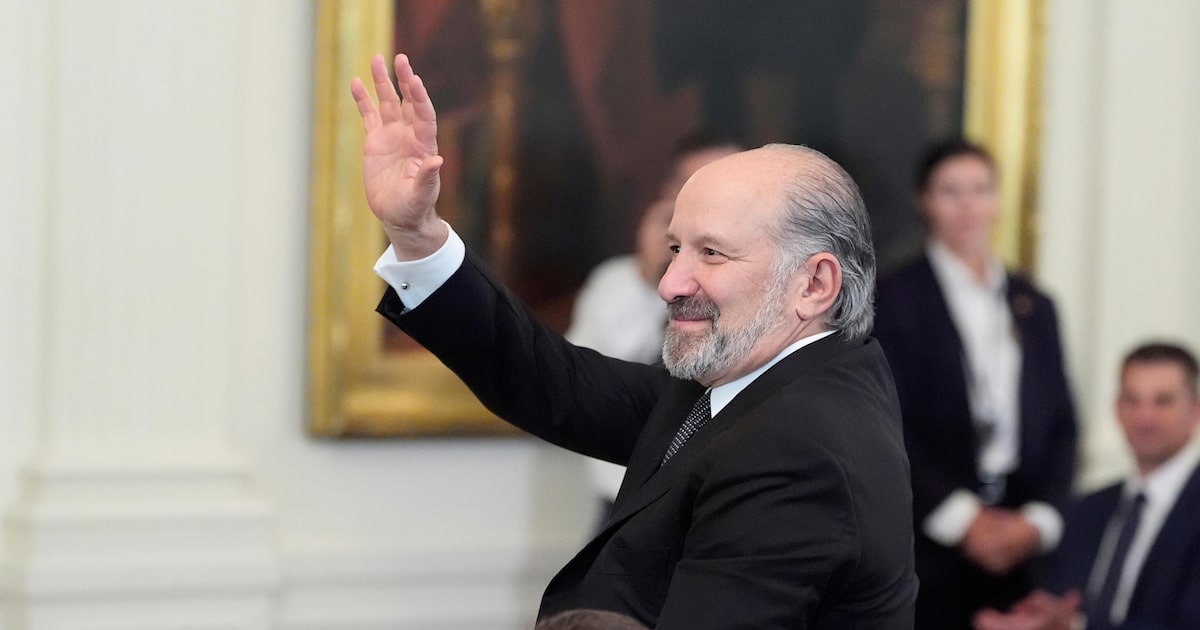 EUA podem isentar café e cacau de tarifas, afirma secretário de Comércio Secretário do Comércio dos Estados Unidos, Howard Lutnick (Foto: Alex Brandon/AP)