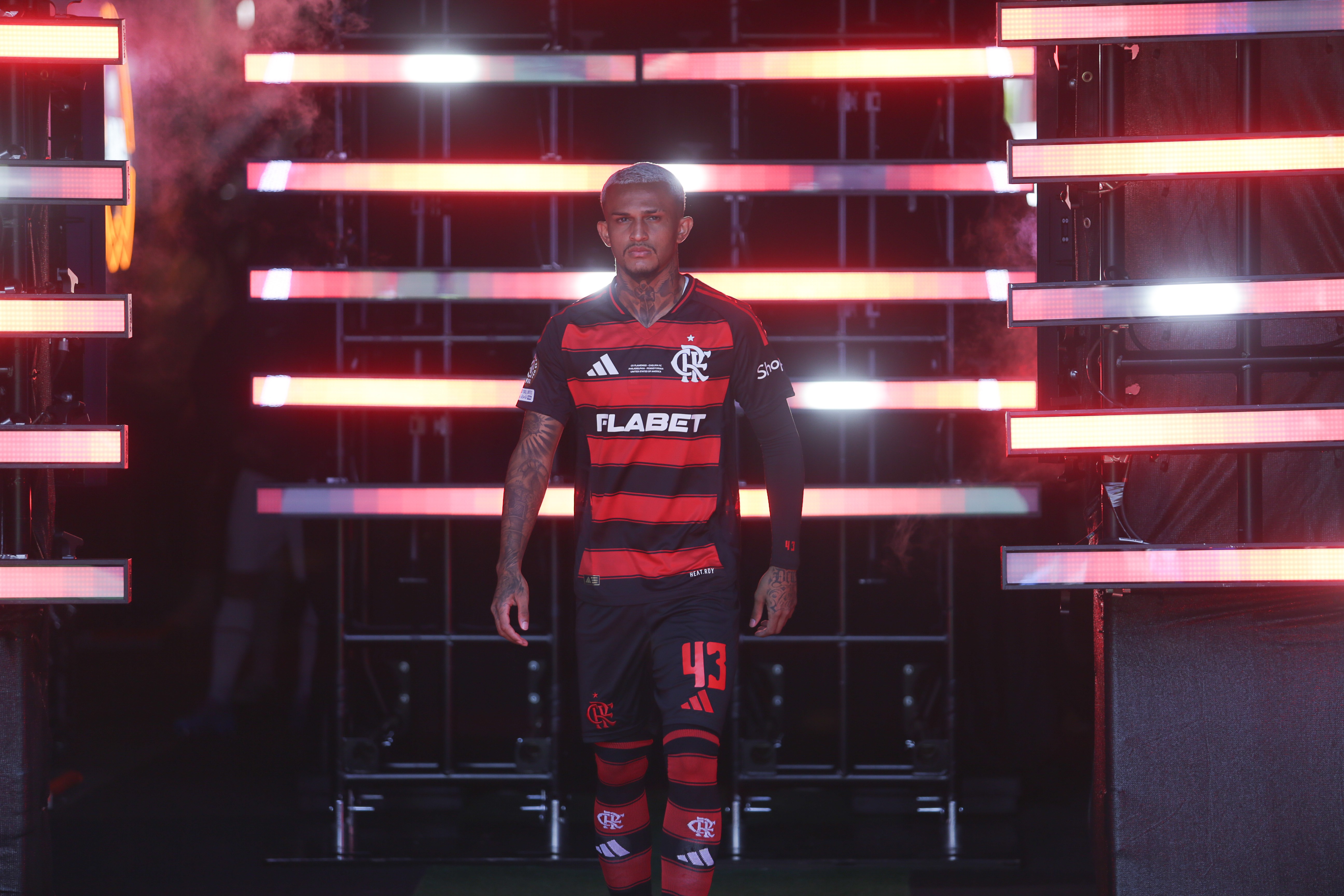 Roma eleva proposta por Wesley e Flamengo aprova negociação com novos valores Foto: Reprodução