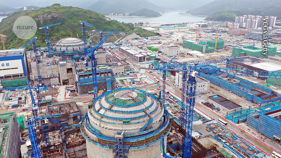 A usina nuclear Taipingling em Huizhou, China, está em construção desde 2019. (Foto: VCG via Getty)