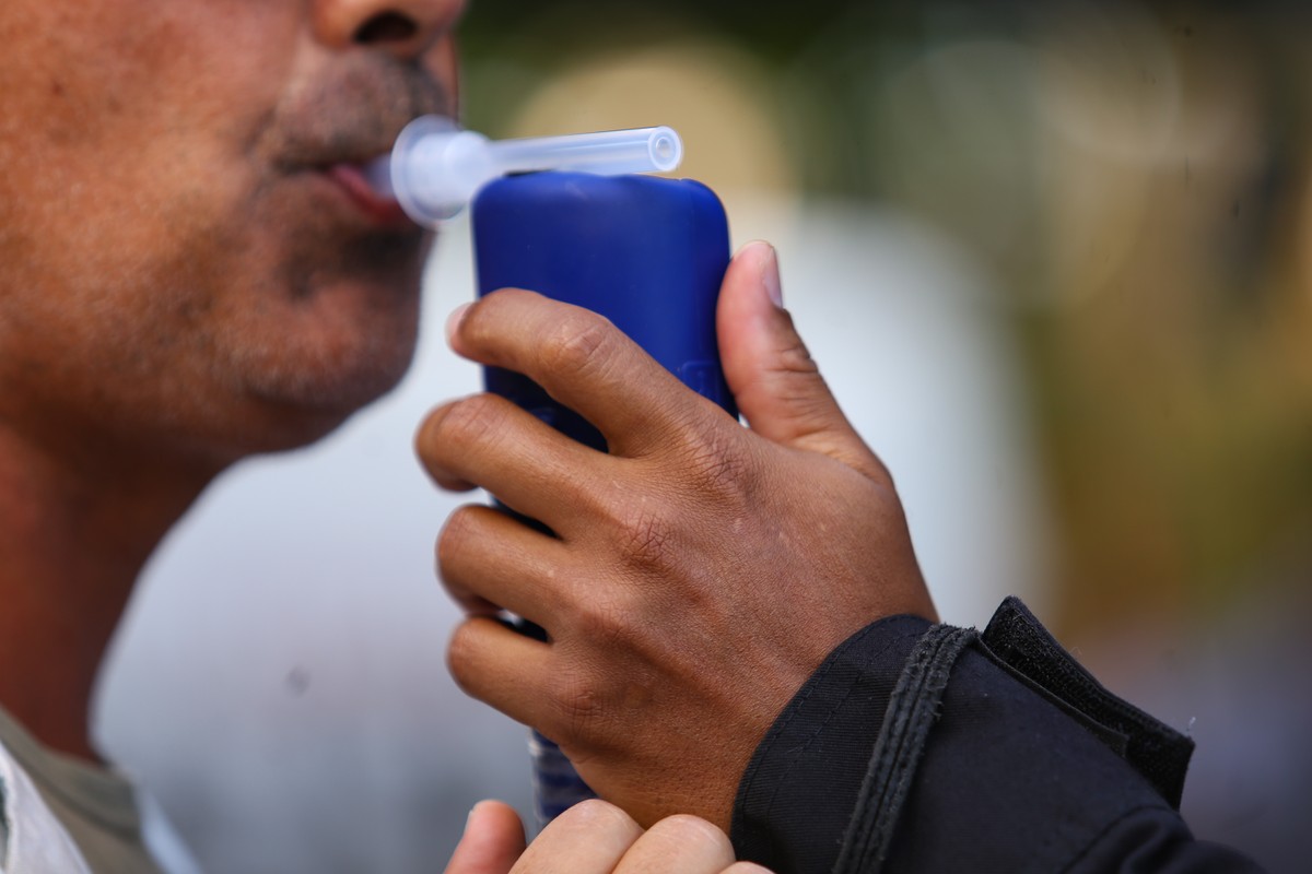 Lei Seca atinge 17 anos com 3 milhões de multas, 90% para homens no Brasil Operação da Lei Seca (Foto: Divulgação/Magno Segllia)