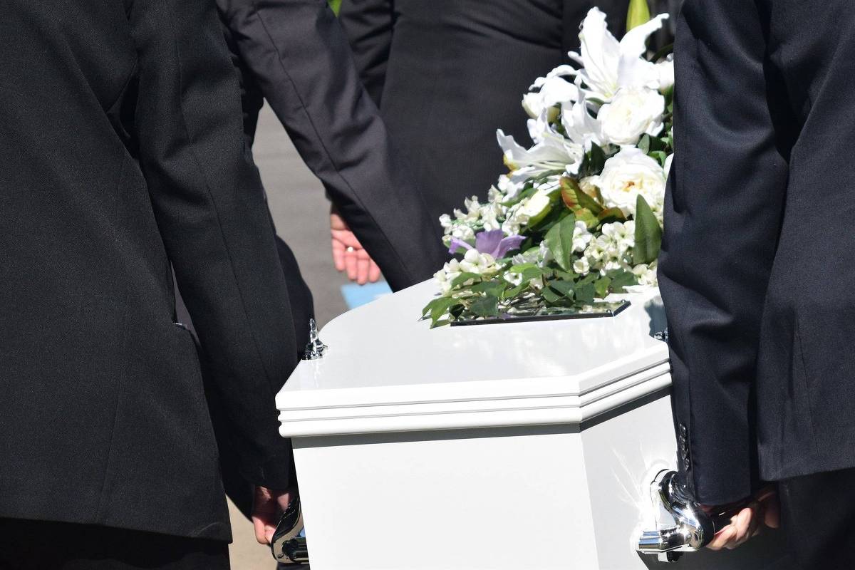 A fé ajuda famílias a enfrentar a dor da perda em momentos de luto