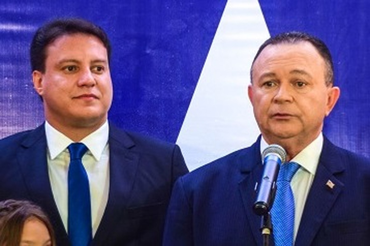 Governador do Maranhão define estratégia para sua sucessão em 2026 Vice-governador do Maranhão, Felipe Camarão (PT), e o governador Carlos Brandão (PSB), no dia da posse, em 2023 (Foto: Brunno Carvalho/Governo do Maranhão)