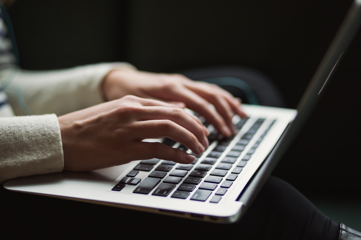 Volume de serviços cresce 0,1% em maio, mantendo trajetória de alta contínua Os serviços profissionais, administrativos e complementares (0,9%) foram o destaque entre as altas de maio (Foto: Unsplash)