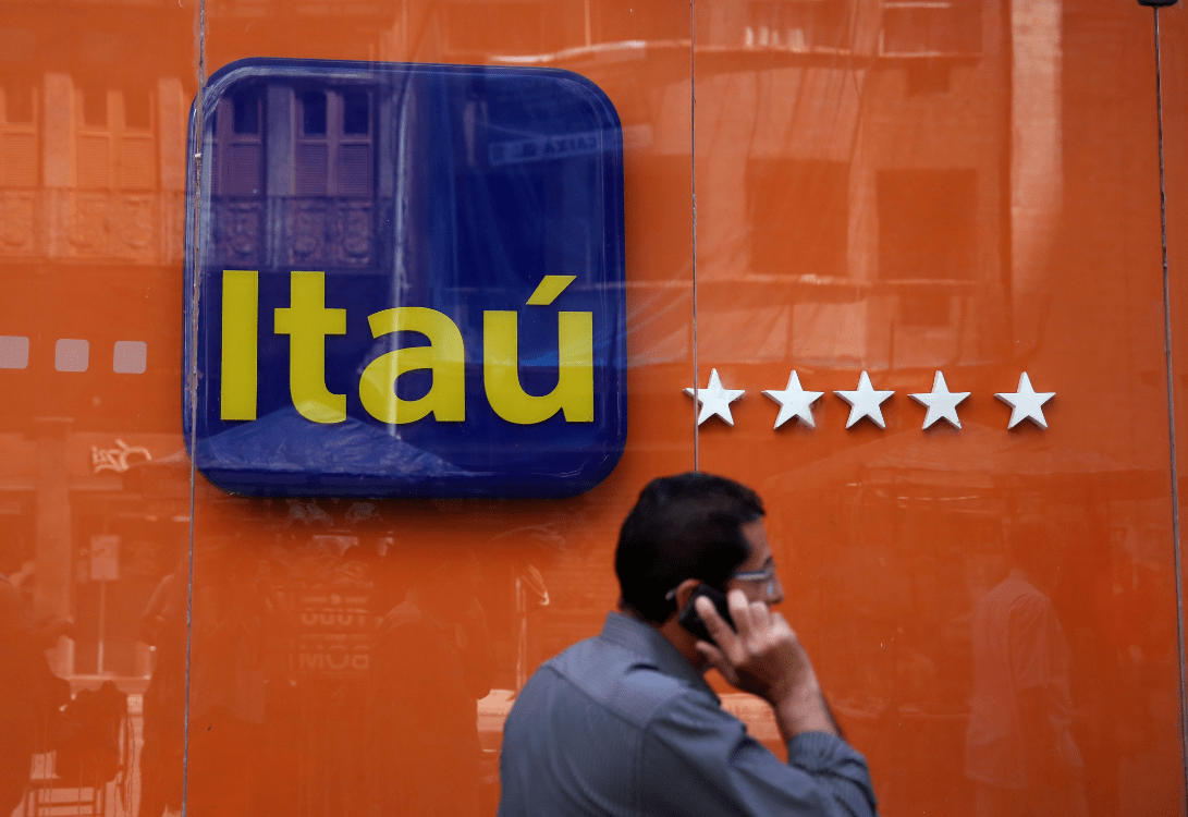 Agência do Itaú no Rio de Janeiro (Foto: REUTERS/Pilar Olivares/Arquivo)