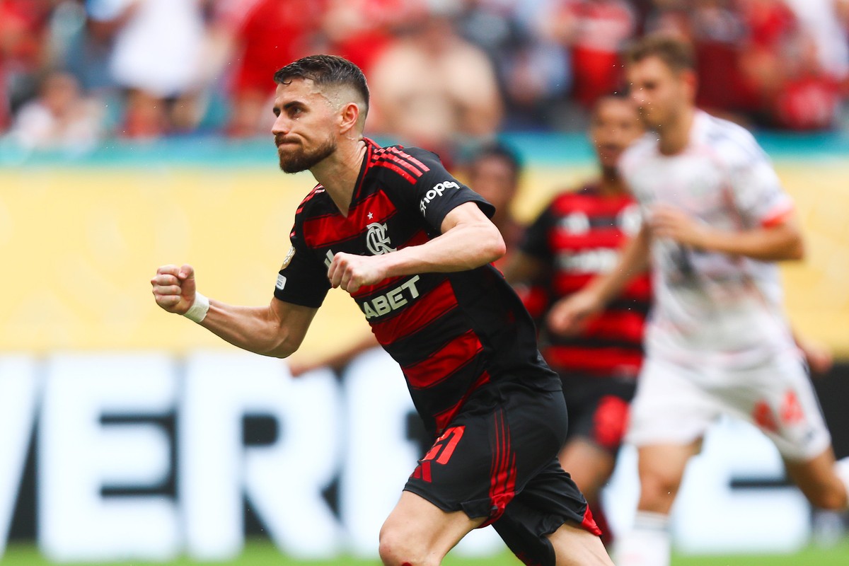 Flamengo aumenta investimento para atender necessidades na temporada 2023 Jorginho marca primeiro gol pelo Flamengo, contra o Bayern (Foto: Gilvan de Souza/Flamengo)
