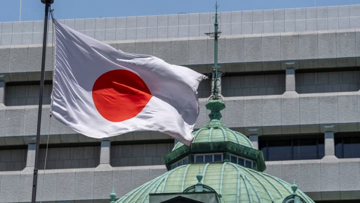 Juros no Japão atingem máximas em décadas com receios fiscais antes da eleição A sede do Banco do Japão em Tóquio em 30 de maio de 2024. (Foto: Kazuhiro Nogi | Afp | Getty Images)