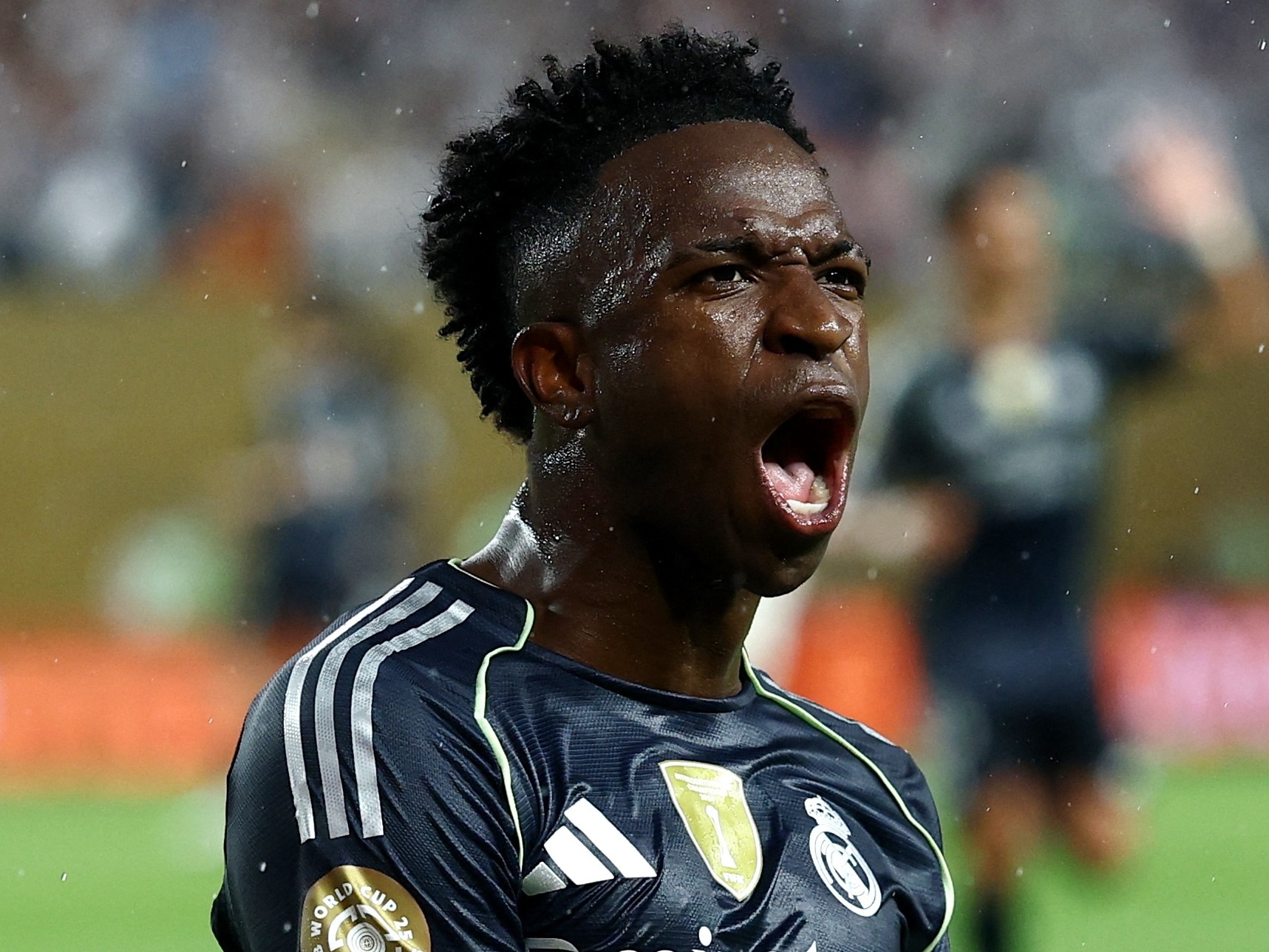 Mundial avança para oitavas com 9 campeões e 6 europeus no ranking Vini Jr comemora gol em Salzburg x Real Madrid, duelo do Mundial (Foto: REUTERS/Lee Smith)