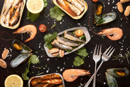 O pescado, alimento de origem aquática, tem maior potencial de benefício à saúde comparado a outras fontes animais (Foto: Freepik)