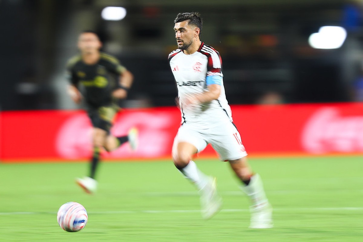 Arrascaeta deve estar pronto para 90 minutos nas fases finais, afirma Filipe Luís Arrascaeta contra o LA FC (Foto: Flamengo)