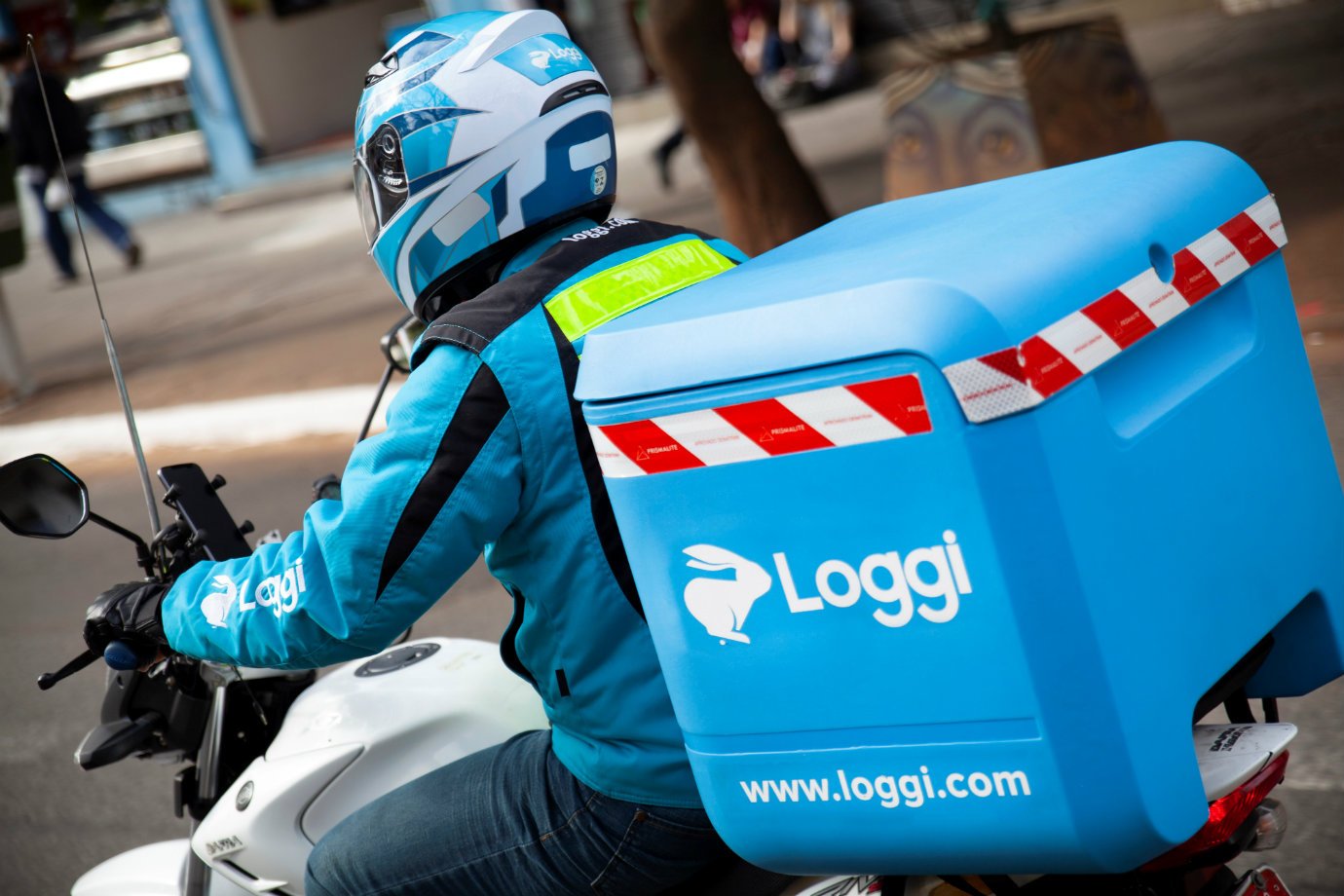 Uber e Loggi se unem para competir com os Correios no mercado de entregas Flash Nacional: novo serviço permitirá que os usuários da Uber façam o envio de pacotes para os municípios brasileiros atendidos pela Loggi (Foto: Loggi/Divulgação)