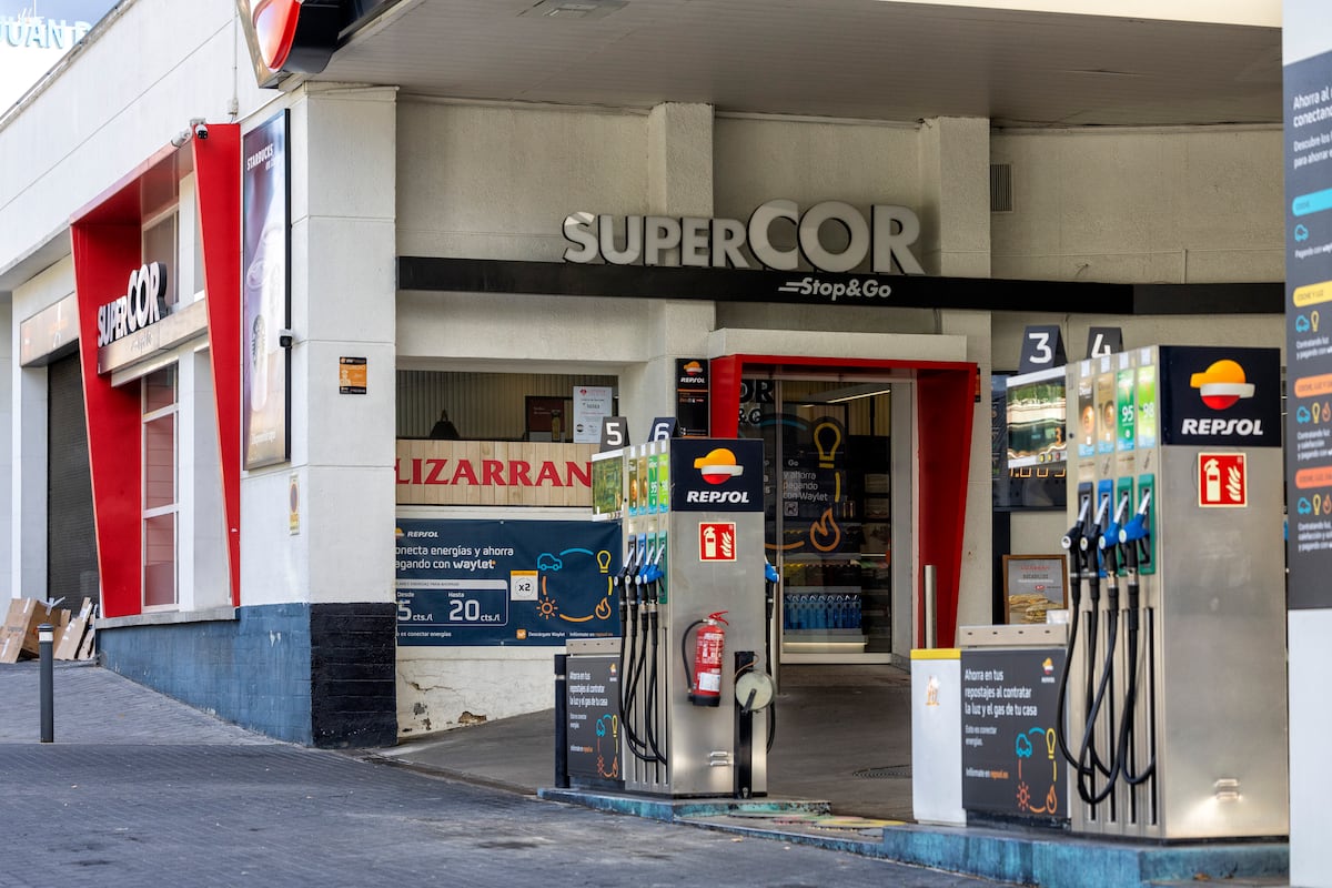Repsol encerra parceria com El Corte Inglés e assume controle total da Gespevesa Posto de gasolina SuperCor Stop&Go na rua Concha Espina em Madrid. (Foto: Claudio Álvarez)