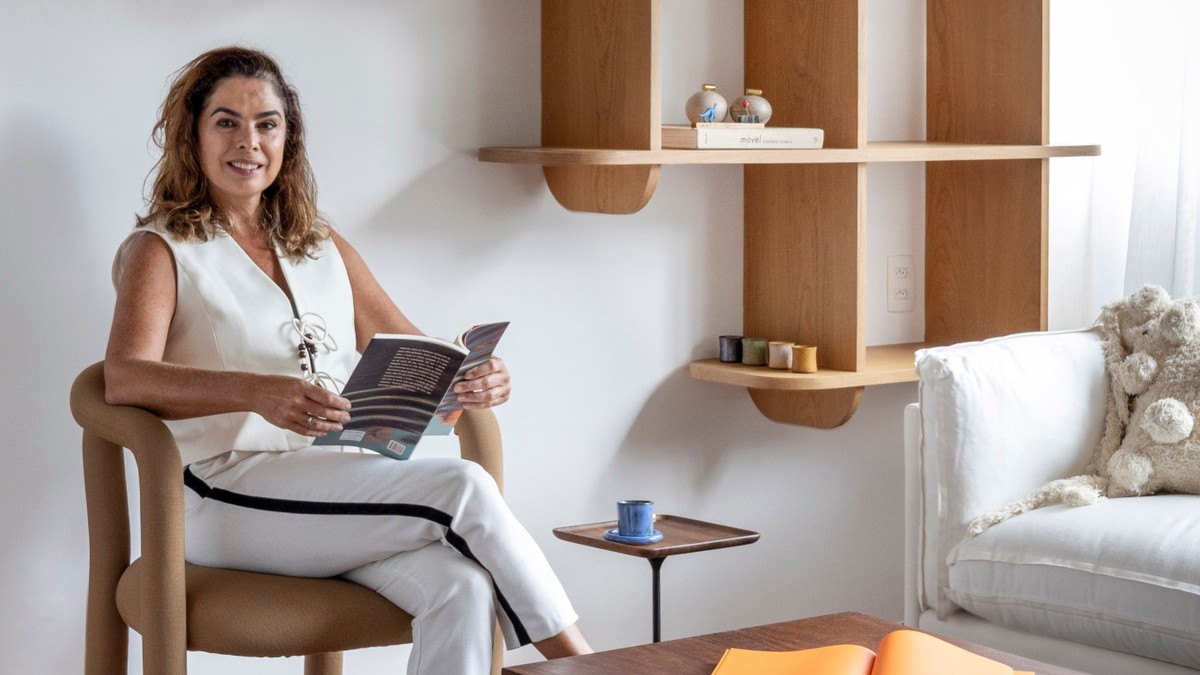 A publicitária Claudia Horta resolveu trocar o espaçoso apartamento de 200 metros quadrados por um menor, na Gávea (Foto: André Nazareth)