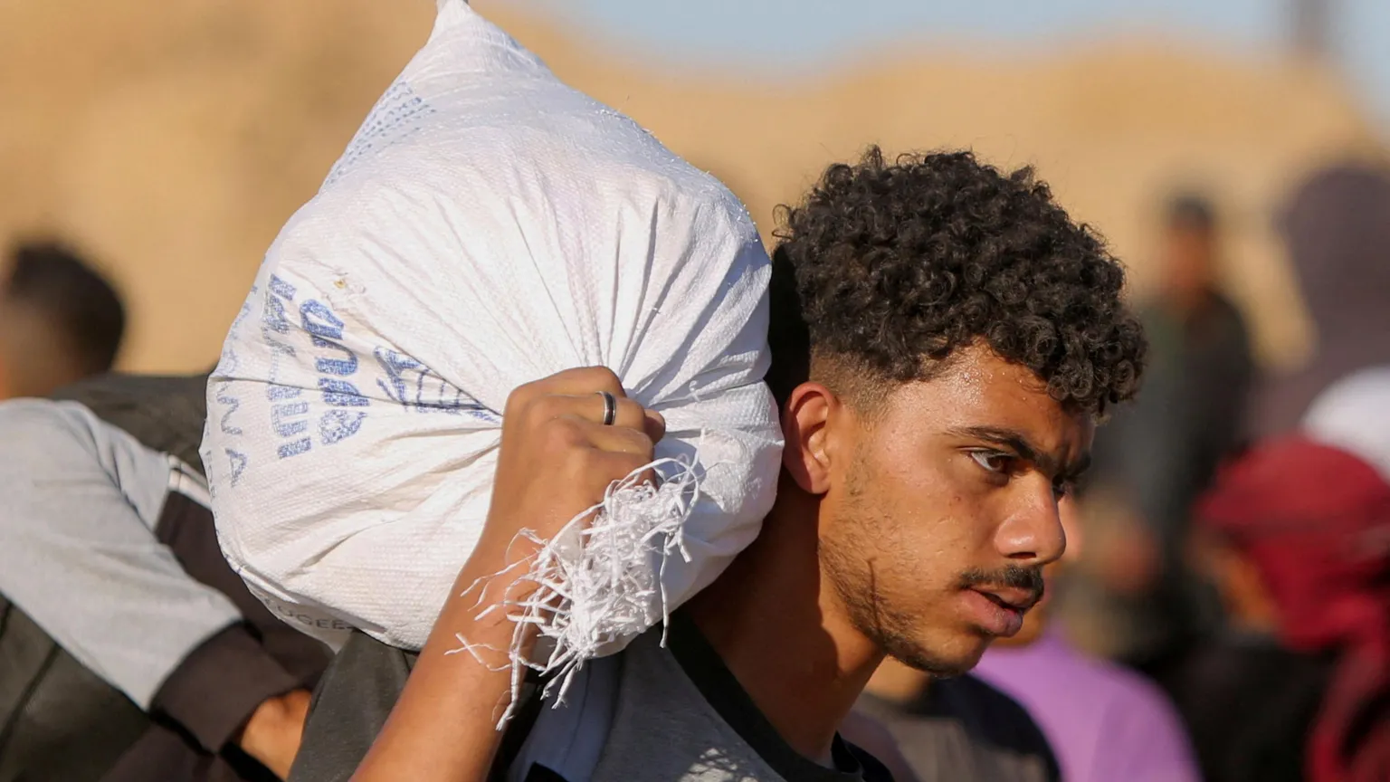 Chefe da GHF defende operação de ajuda em Gaza após mortes de palestinos em áreas próximas Foto: Reuters