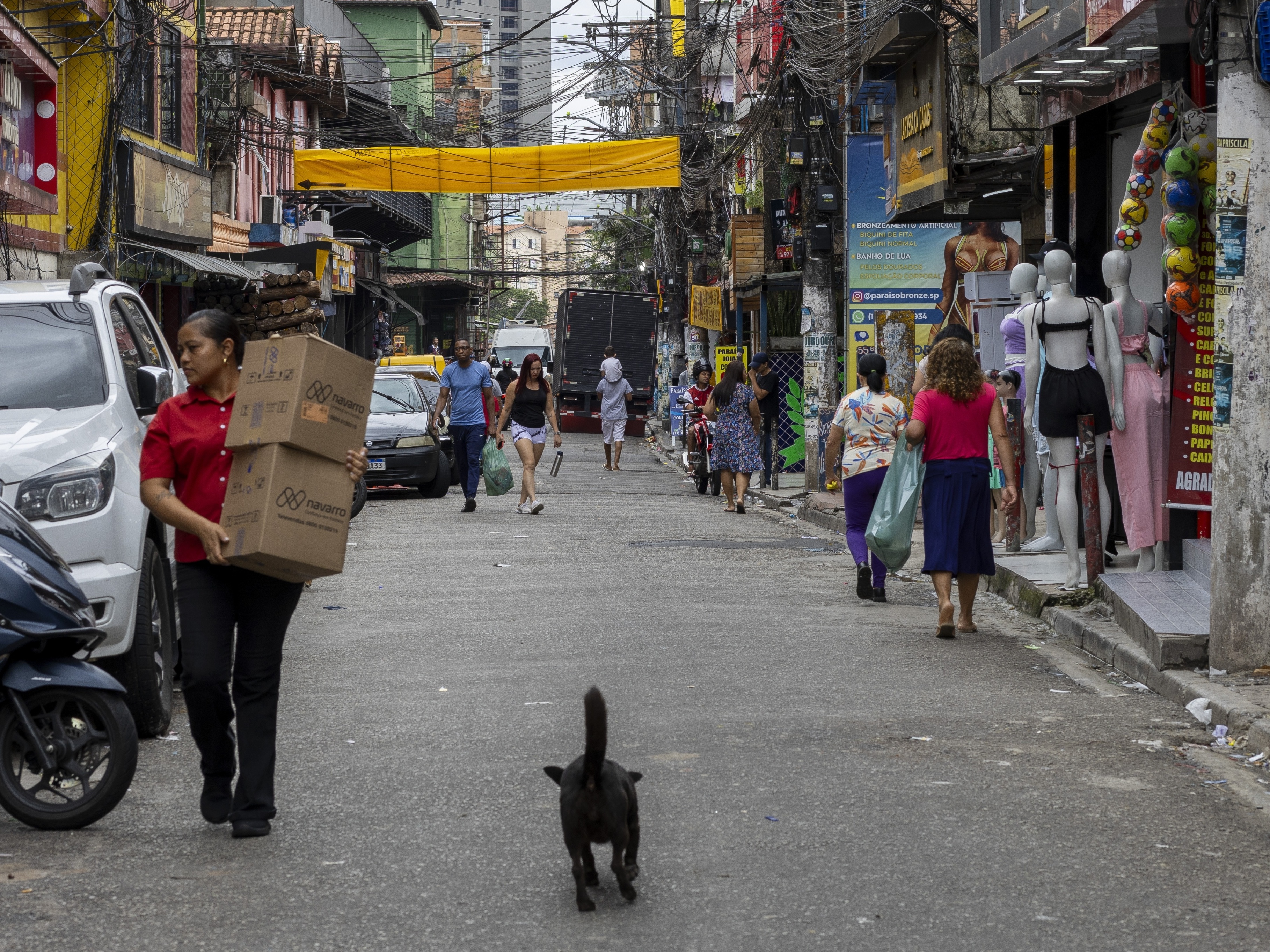 Estudo mostrou que Paraisópolis pode ter temperatura até 8ºC mais alta que Morumbi, bairro vizinho (Foto: André Porto/UOL)