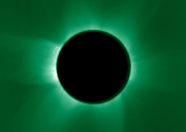 Luz verde captada pelo satélite revela a presença de ferro ionizado na coroa solar, indicando as regiões mais quentes da atmosfera do Sol. (Foto: ESA/Proba-3/ASPIICS/Reprodução)